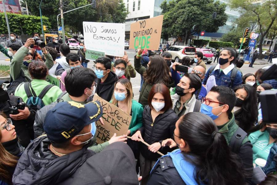 Estudiantes del CIDE anuncian paro indefinido y toma de instalaciones