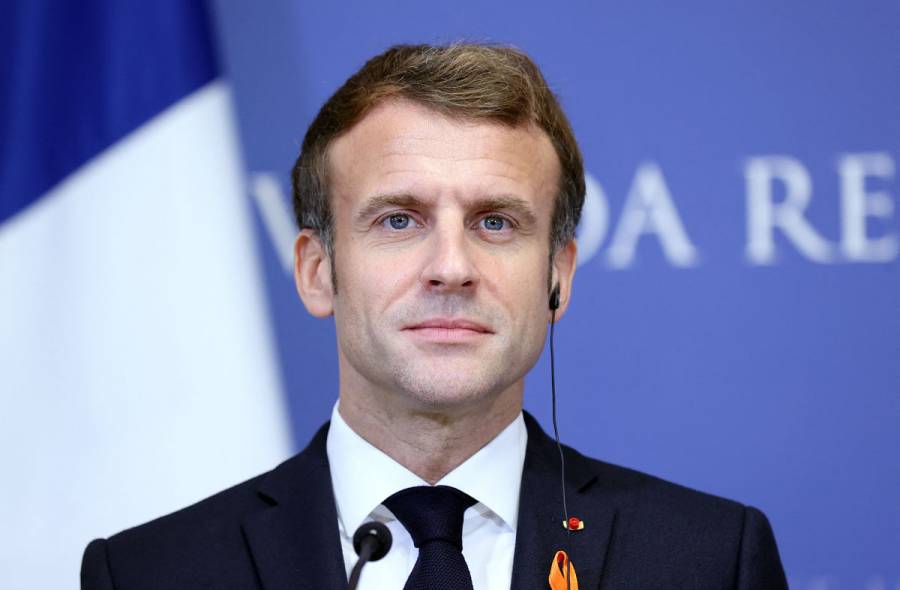 Emmanuel Macron recibe la dosis de refuerzo contra Covid-19