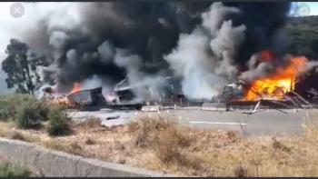Se registra aparatoso accidente entre tr&aacute;ileres en autopista Arco Norte