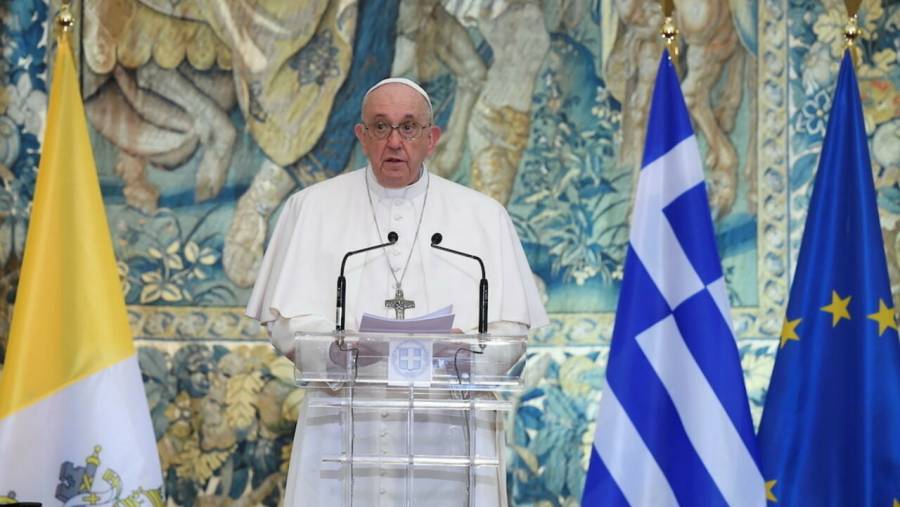 El papa Francisco denuncia en Atenas una Europa “desgarrada por los egoísmos nacionalistas”