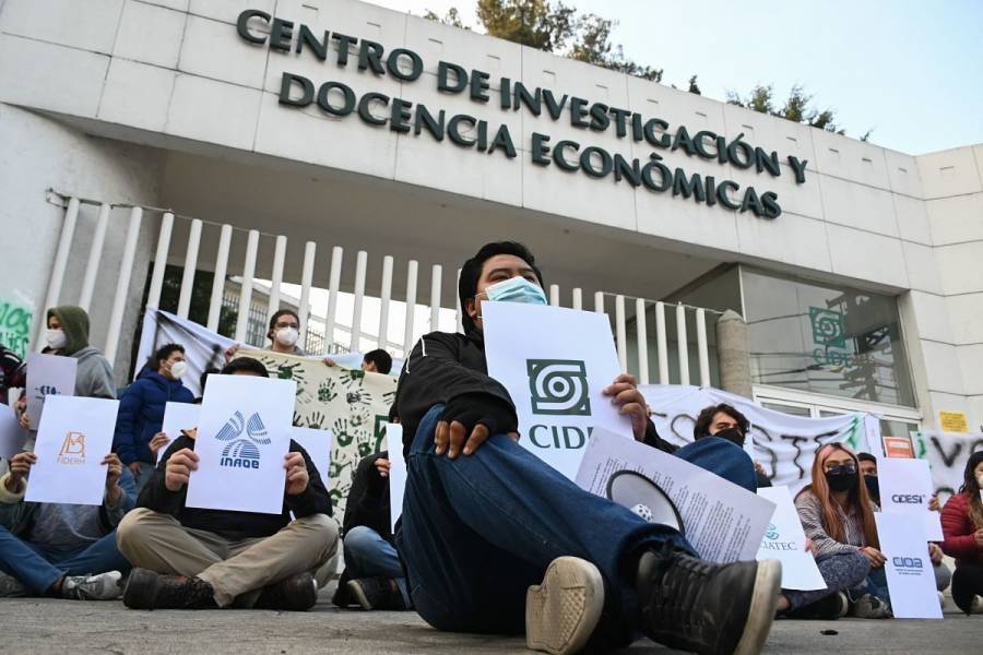 Director del CIDE condiciona diálogo a entrega del plantel