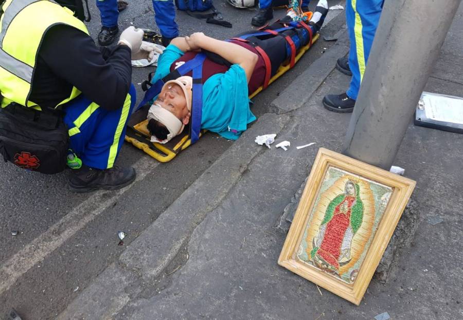 Conductor embiste a 12 ciclistas peregrinos en Calzada de Tlalpan