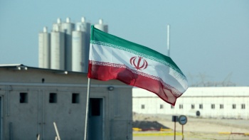Hasta que EEUU retire sanciones, seguiremos con programa nuclear: Ir&aacute;n
