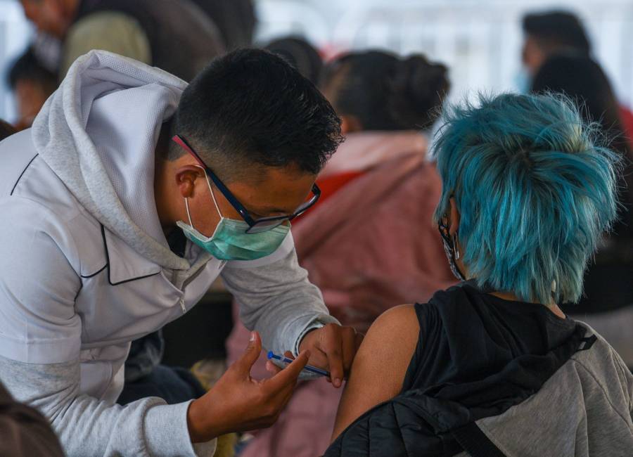 Aplican 139 mil 217 nuevas dosis contra COVID-19