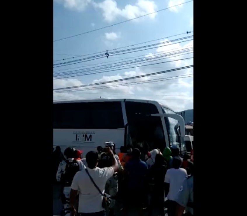 Migrantes y Guardia Nacional vuelven a enfrentarse en Veracruz