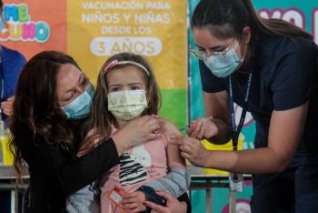 Chile inicia vacunaci&oacute;n contra Covid-19 de menores entre 3 y 5 a&ntilde;os