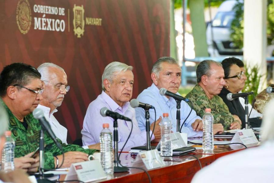 En Nayarit se federalizan los servicios de salud: AMLO