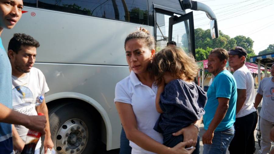 México se prepara para recibir autobuses llenos de migrantes para asilo fronterizo