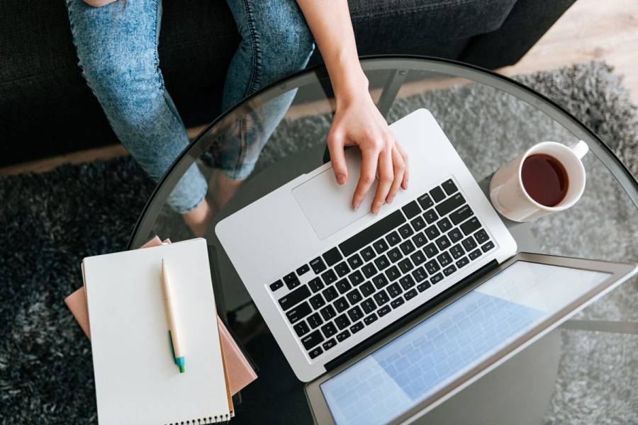 ¿Cómo elegir la laptop más adecuada para el teletrabajo desde cualquier lugar?