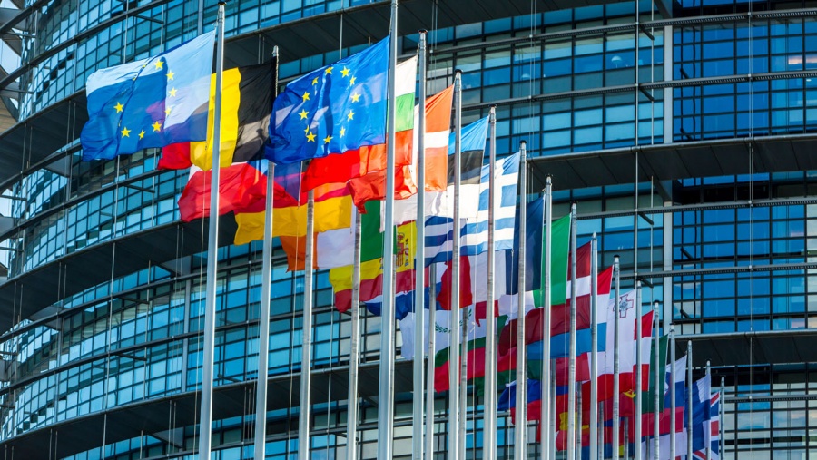 UE busca obtener poderes para responder a presiones comerciales