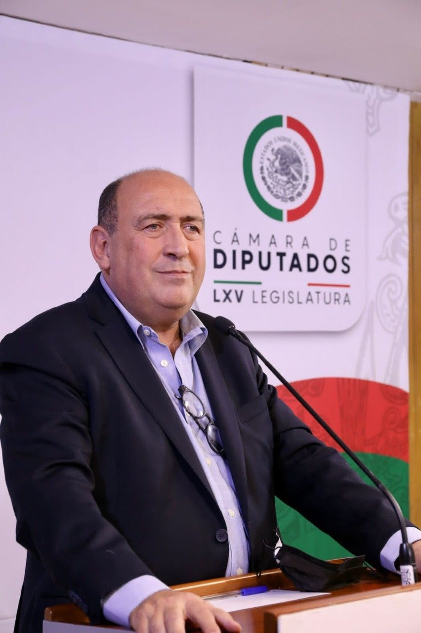 Insisten diputados del PRI en prohibir el doble remolque