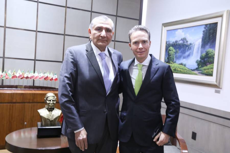 Adán Augusto López se reúne con líderes del PVEM en el Congreso