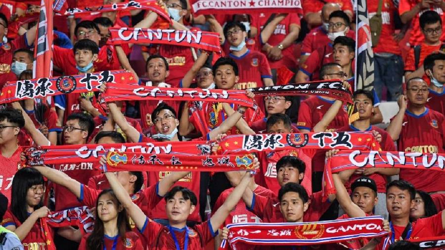 Fútbol sin espectadores en China semanas antes de los Juegos Olímpicos de Invierno