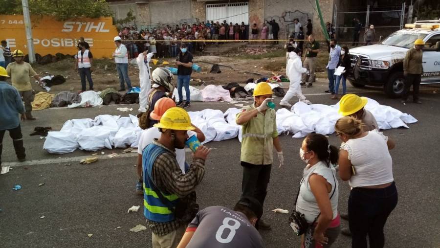 Sube a 55 cifra de migrantes muertos tras volcadura en Chiapas