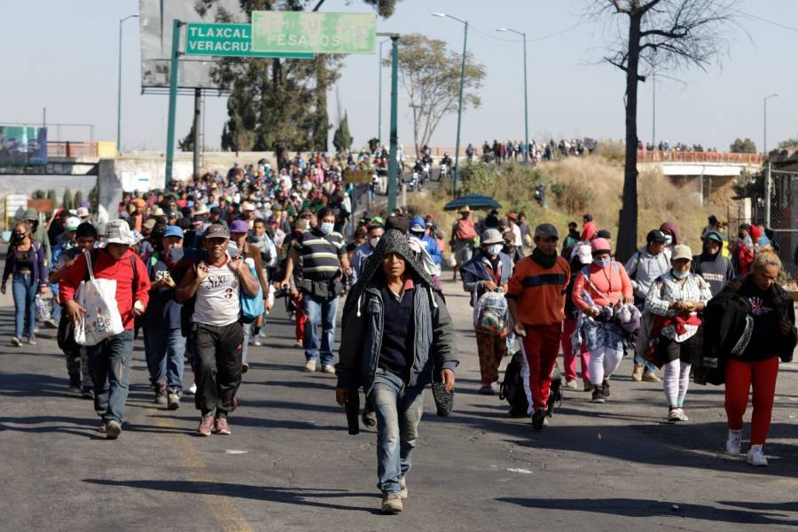 La caravana migrante llegó a la CDMX y se dirige a la Basílica