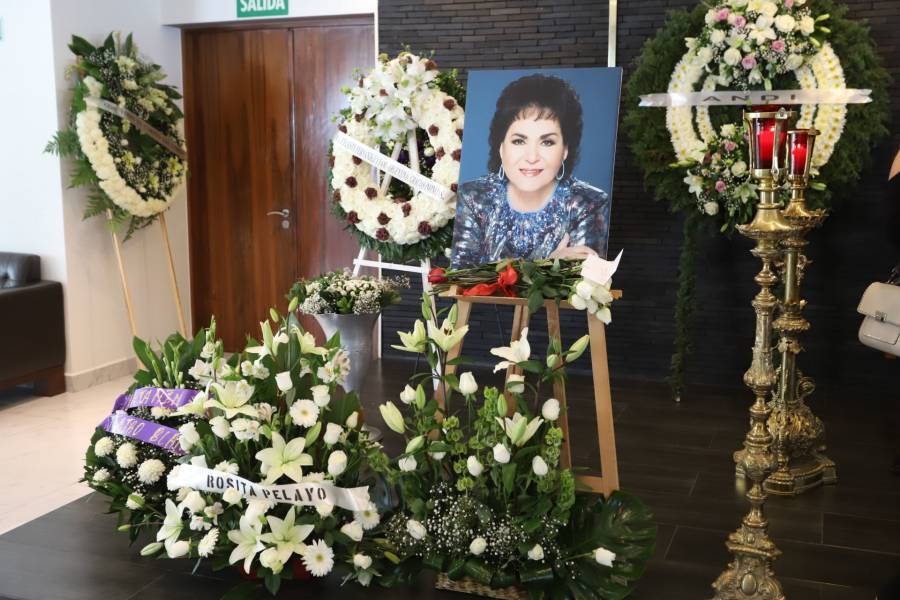 Despiden a Carmen Salinas en el Monumento a la Madre