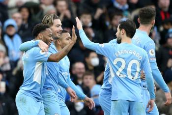 Manchester City consolida su liderato ante el Wolverhampton; Ra&uacute;l Jim&eacute;nez termina expulsado