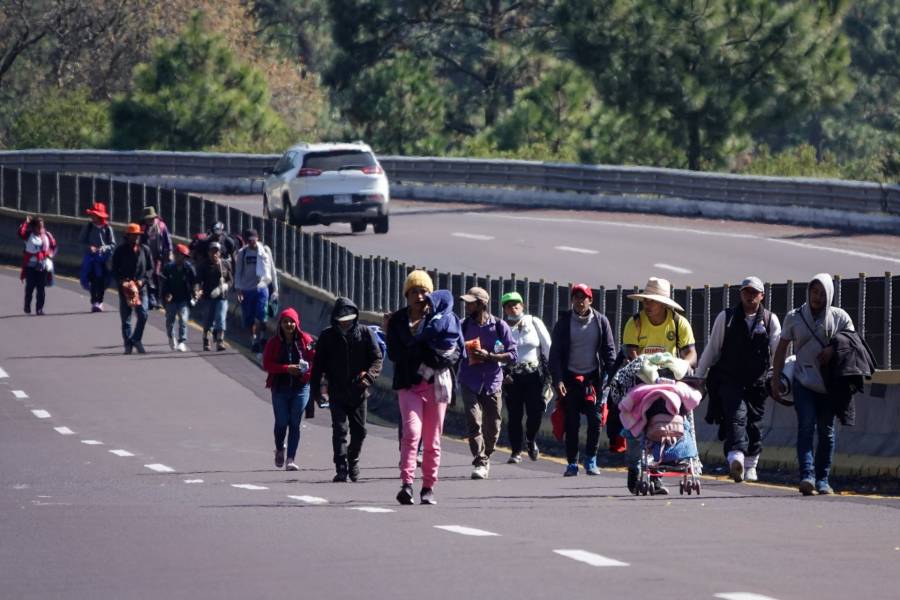 Guardia Nacional detiene el paso de los migrantes con el cierre de la autopista México-Puebla