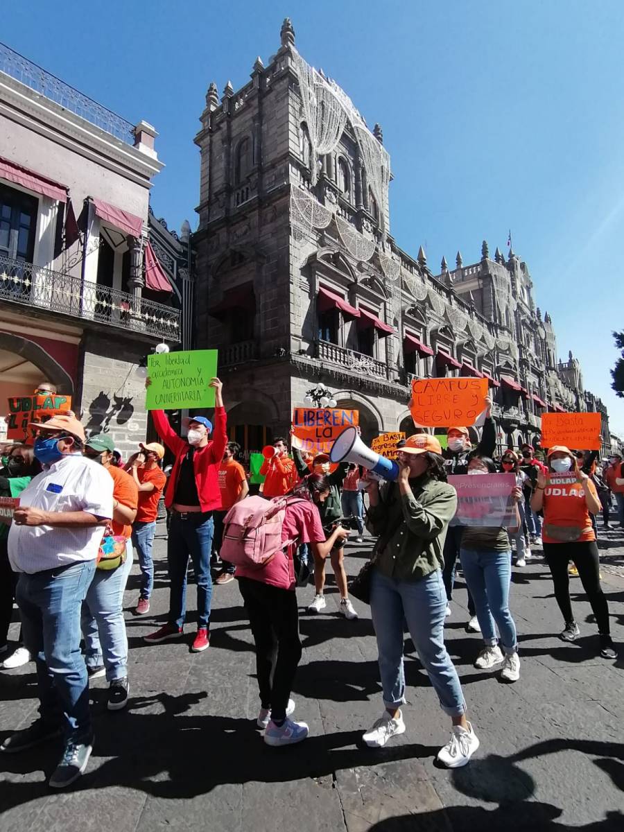 Exhortan a juez a emitir amparo para liberar campus de la UDLAP