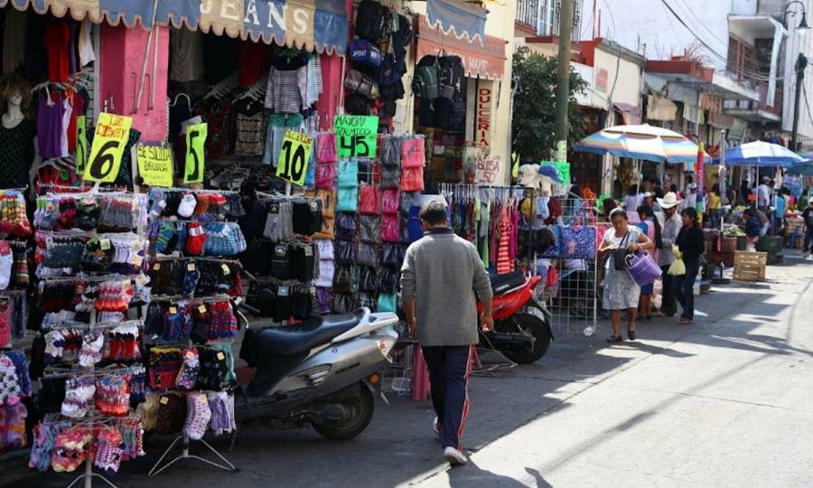 Empleos informales aportaron menos al PIB en 2020: Inegi