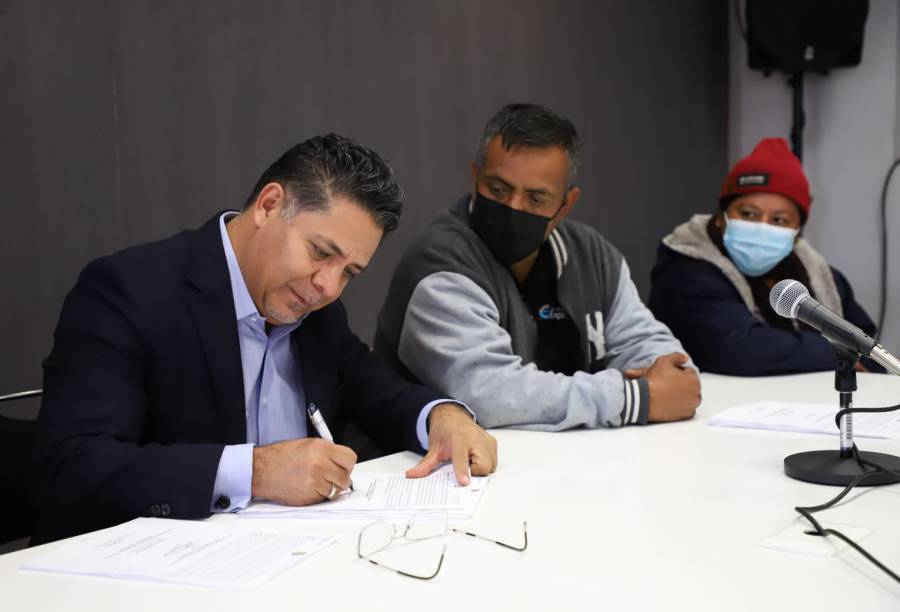 Segob se comprometente a agilizar trámites de migrantes