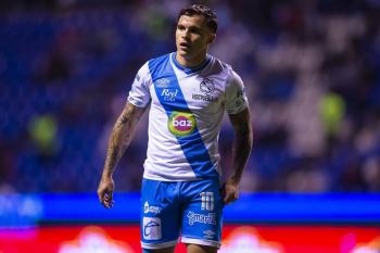 Oficial: Christian Tab&oacute; refuerza el ataque de Cruz Azul