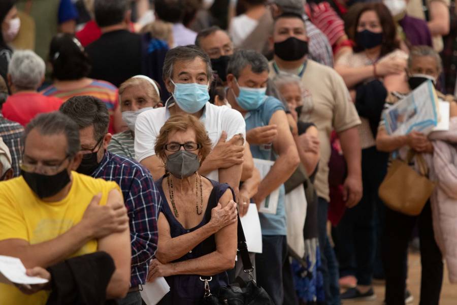 CDMX | Refuerzo anticovid para adultos mayores continuará en tres alcaldías