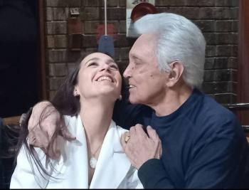 Conoce a Elisabeth Renea, la esposa del cantante Alberto V&aacute;zquez