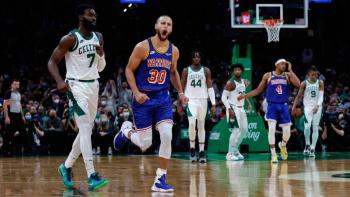 Warriors vencen en Boston con otro r&eacute;cord de Steph Curry