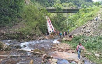 Accidente de autob&uacute;s deja nueve muertos y 16 heridos en Amazonia de Ecuador