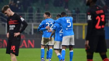 N&aacute;poles gana 1-0 al Milan y le arrebata el segundo puesto