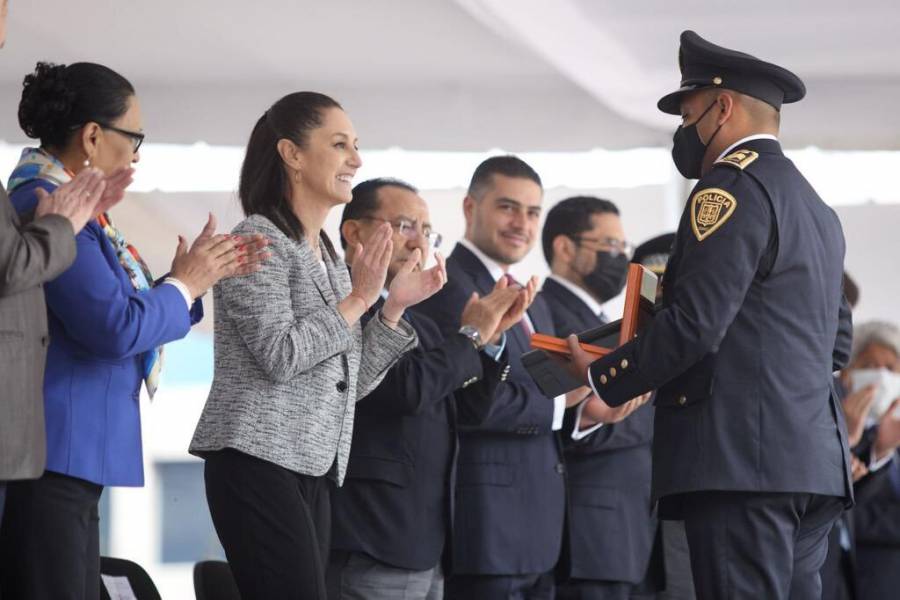 Polic&iacute;as y bomberos reciben espaldarazo de Sheinbaum