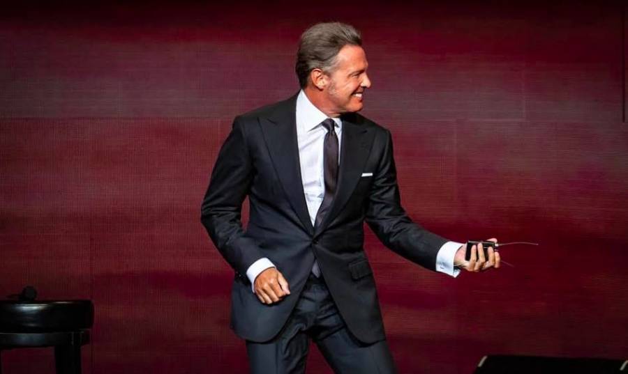 Luis Miguel se habría embolsado hasta 35 millones de dólares por su serie