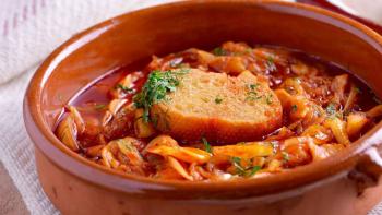¿Qu&eacute; hace especial al bacalao a la vizca&iacute;na en M&eacute;xico?