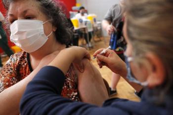 Chile aplicar&aacute; cuarta dosis anti Covid-19 desde febrero