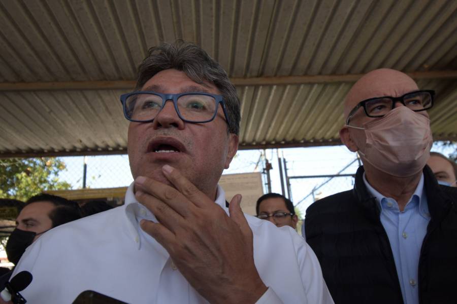 Ricardo Monreal viaja a Veracruz para visitar a José Manuel del Río, acusado de homicidio