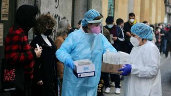 Francia registra por primera vez m&aacute;s de 100,000 contagios diarios