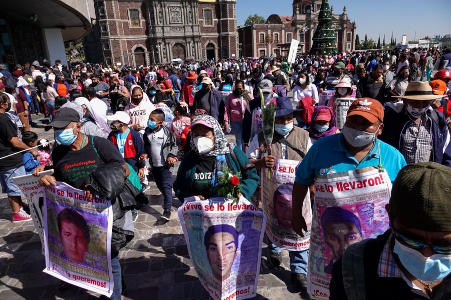 Obispo Vera responsabiliza a autoridades por la desaparición de normalistas de Ayotzinapa