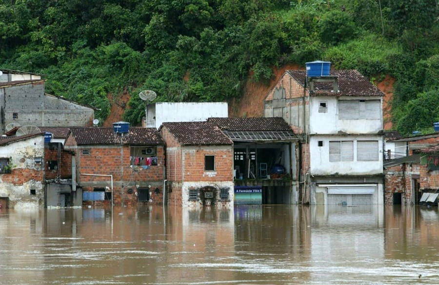 Lluvias causan 18 muertes, desaparecidos e inundaciones en Bahía, Brasil