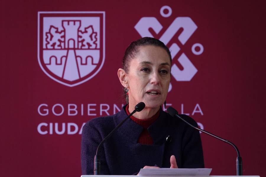 Destaca Sheinbaum asistencia a verbena navideña; rechaza cierre de actividades