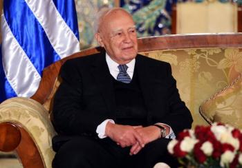 ...Y falleci&oacute; expresidente de Grecia