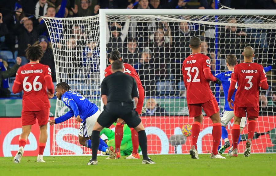 Liverpool se complica la Premier League tras caer ante el Leicester