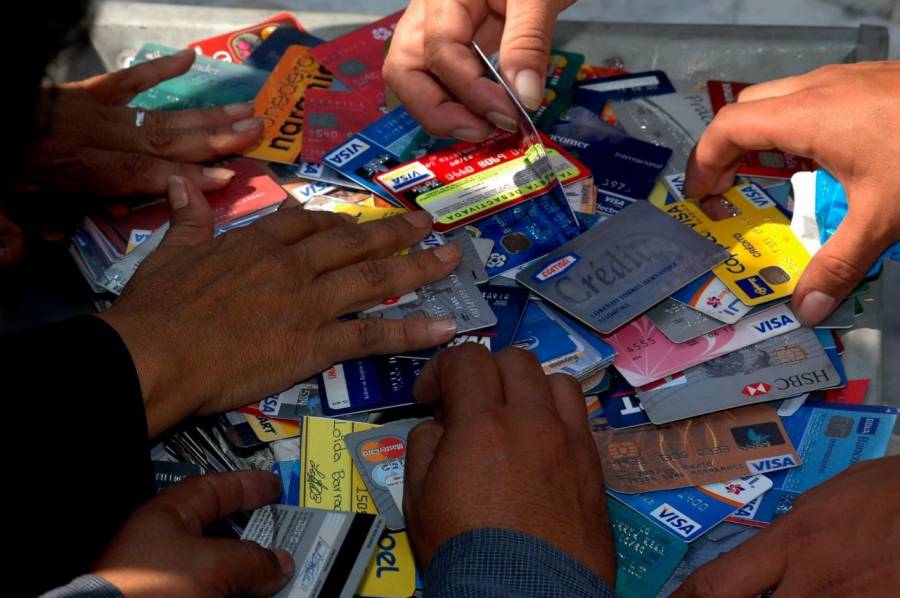 Condusef reprueba a cinco bancos en tarjetas de cr&eacute;dito