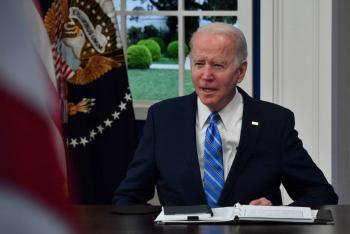 Biden levanta restricciones de viaje impuestas a pa&iacute;ses africanos por &oacute;micron