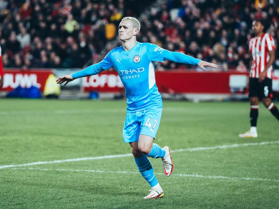 Manchester City vence al Brentford y afianza su dominio en la Premier League