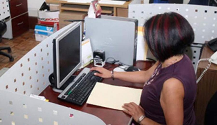 Senadora va por regular “home office” para bur&oacute;cratas