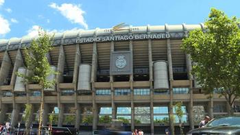 Gobierno espa&ntilde;ol reduce aforo en estadios por alza de Covid-19