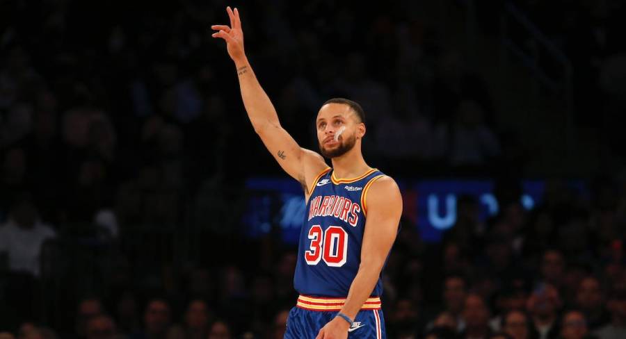 Stephen Curry llega a los 3,000 triples