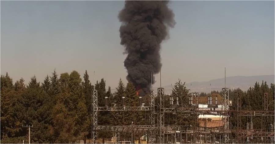 Reportan fuerte incendio en f&aacute;brica de pinturas en Lerma