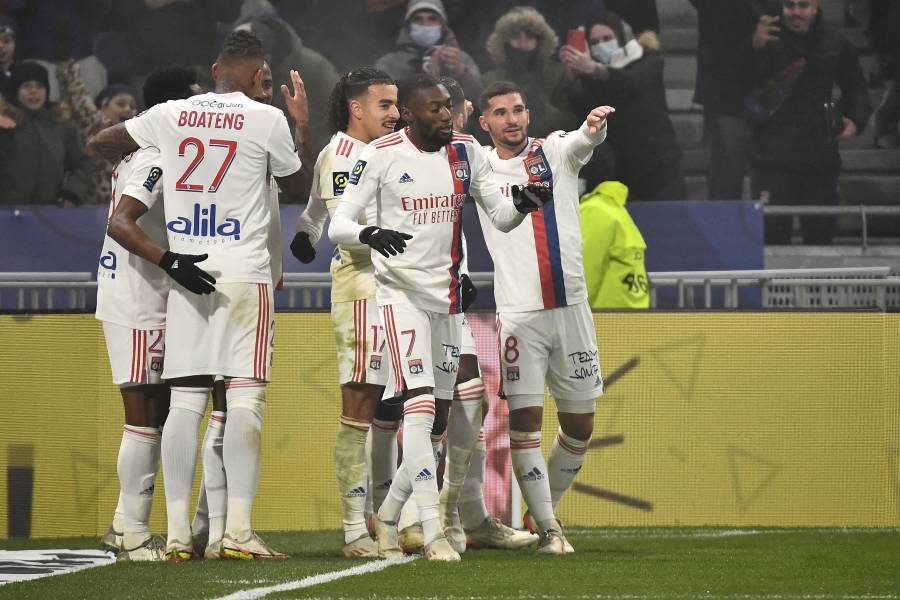 Olympique de Lyon aplaza concentraci&oacute;n en Espa&ntilde;a por casos de Covid-19